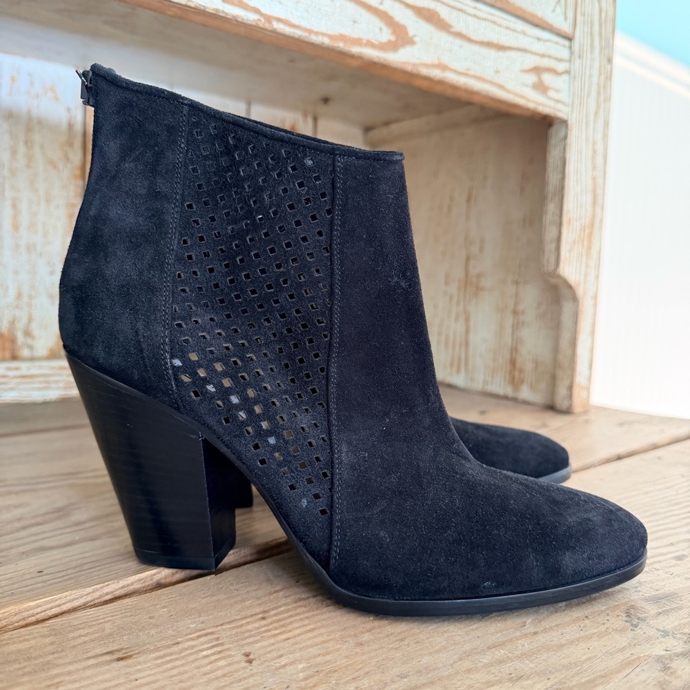 Diane Von Furstenberg Black Suede Ankle Booties NWT Size 7.5